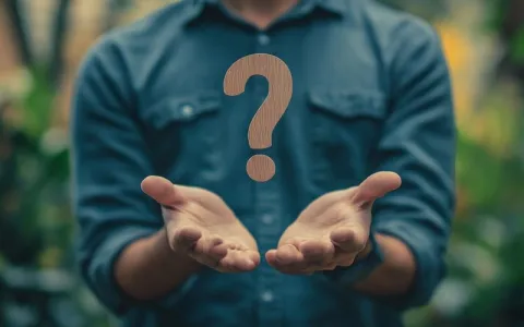 如何选择企业域名与个人域名：哪个更合适？