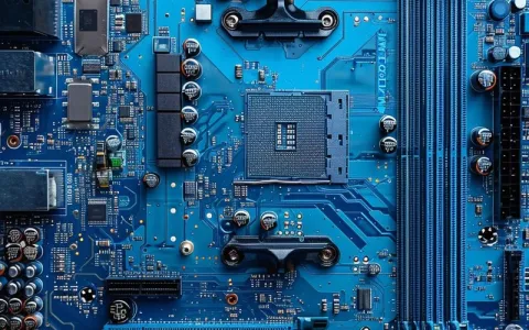 GPU服务器主板选购指南：关键要素与实战解析