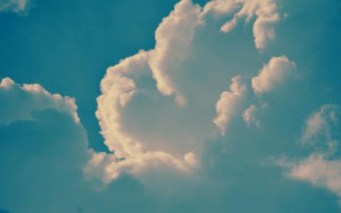 阿里云发展方向研判：从基础设施到智能云生态升级