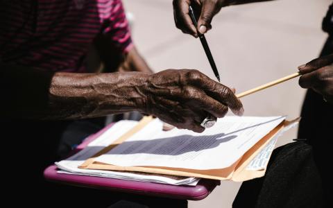 阿里云备案幕布可以用PS修改照片通过审核吗