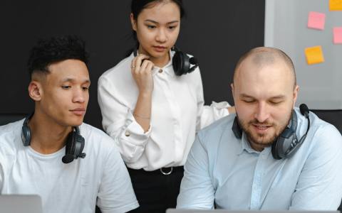 阿里云“小AI”布局解析：轻量智能助手的场景突围与商业想象