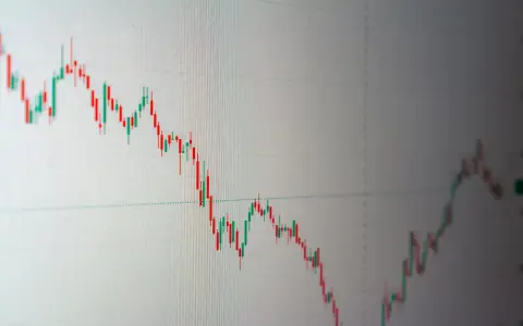 警惕陷阱：腾讯云数据港股价格别只看表面