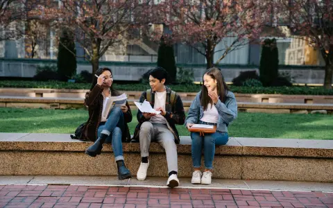 腾讯云服务大学学费一年大概需要多少钱？