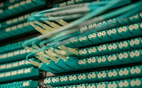 搭建企业阿里云服务器实测：从部署到上线真的省心吗