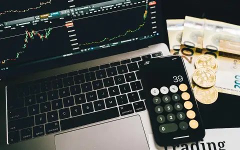 阿里云金融云：重构金融机构数智化转型底座