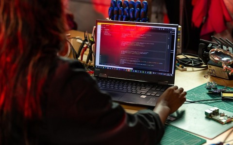 试穿腾讯云的衣服一周后，居然被同事追着问链接