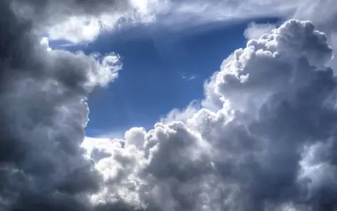 腾讯云商标含义解析：品牌理念与标识设计揭秘