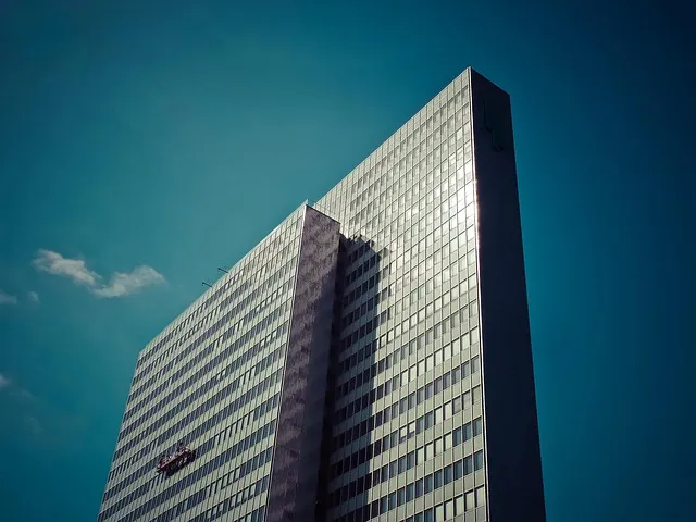 德云斗笑社走进腾讯大楼，综艺与职场碰撞出哪些新看点