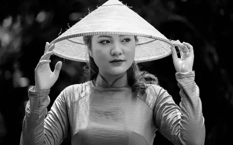 腾讯发马云的黑白照片，背后传递了怎样的信号？