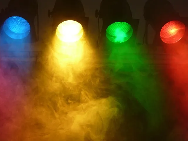 张云雷腾讯视频星光大赏背后:舞台热度、粉丝文化与艺人转型观察
