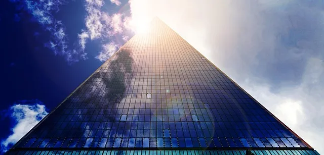 腾讯网易云是什么公司的?7个维度讲清背景、业务与区别