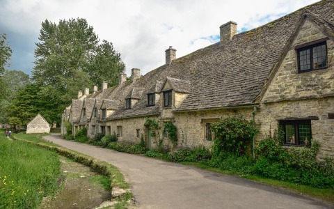 阿里云服务器有多大？到底该怎么选才不浪费预算