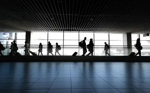 云服务器怎么装软件？从零到稳定运行的实用指南