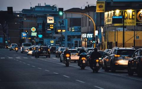 阿里云服务器宽带选择到底该看带宽还是流量？