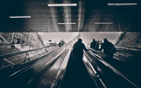 阿里云服务器自动断开怎么排查？常见原因与实战解决思路