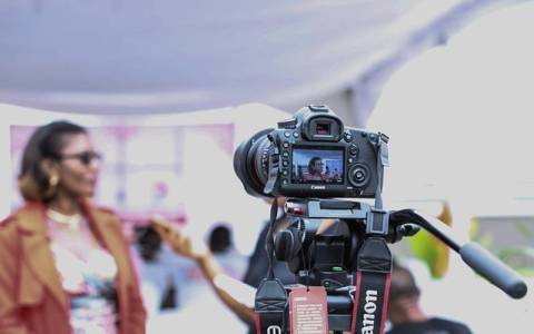 云服务器怎么建立主题：从选型部署到稳定运营全流程