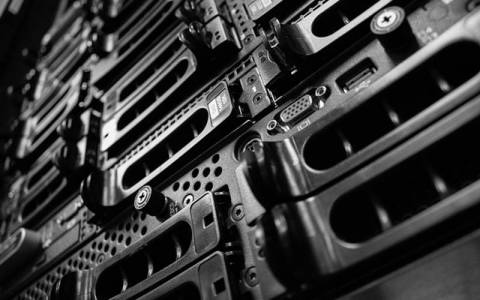 腾讯云服务器放哪里好：地域选择逻辑与业务部署实战