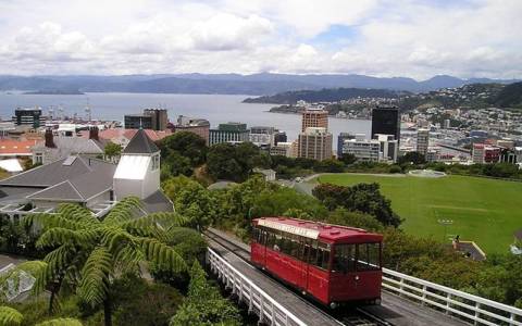 虚拟机和云服务器怎么选？一文讲透差异、场景与成本