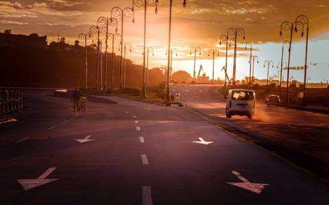 谷歌云服务器不限流量是真的吗？一文讲清成本、风险与选型