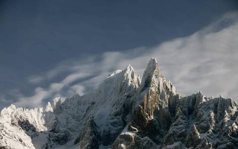 Linux云服务器远程桌面部署与安全运维实践指南