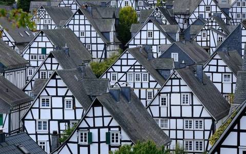 腾讯云服务器选哪个国家更合适？一篇讲清部署逻辑