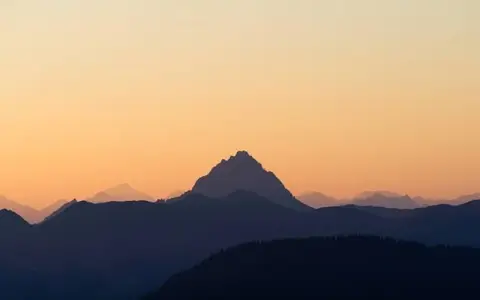 阿里云服务器安装桌面全流程解析与远程运维实践