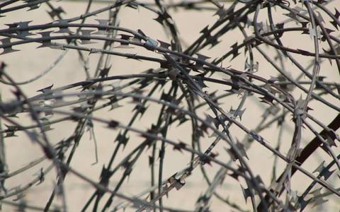 锐捷云桌面服务器破解的7个法律风险与3种合规替代方案