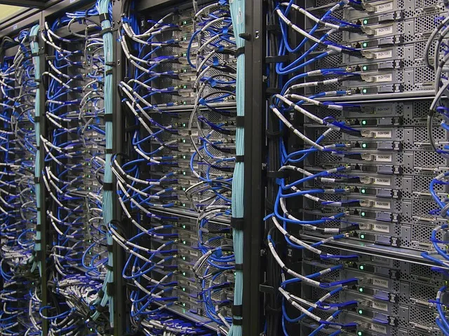 云主机网络卡怎么办?从排查思路到实战优化一次讲透